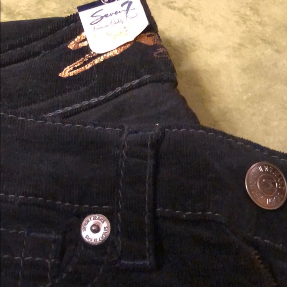 Seven - Picture 4 of 5